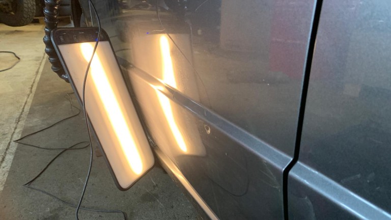 Nachherbild, die Beule wurde erfolgreich entfernt